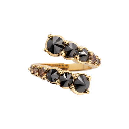 Anel de diamantes negros invertidos com diamantes brown